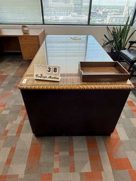 BLACK METAL 8-DRAWER DESK W/ CARVED TOP & GLASS COVER