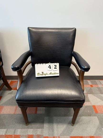 BLACK LEATHER ARM CHAIR