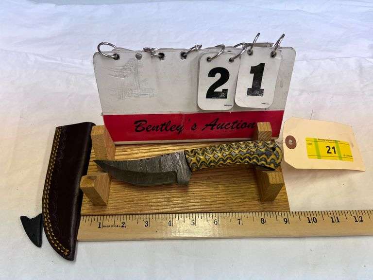 KNIFE W/ SHEATH - TOTAL LENGTH 8-1/2" - FIXED BLADE