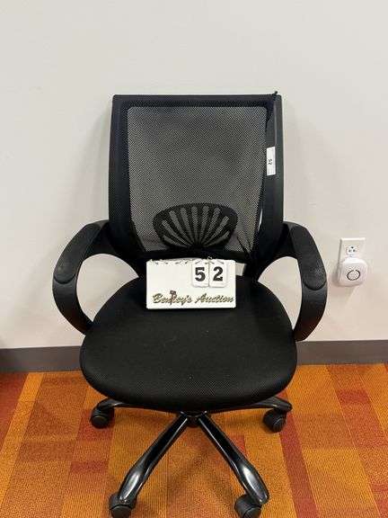 BLACK CASTERED ARM CHAIR