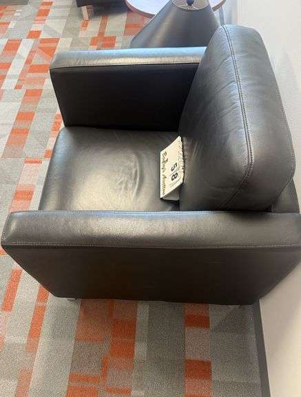BLACK LEATHER ARM CHAIR