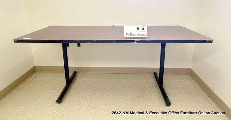 6' X 3' FOLDING TABLE