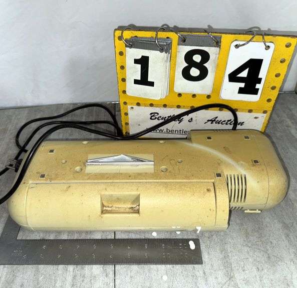 SWINGLINE 535 3-HOLE PUNCH