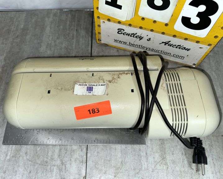 SWINGLINE 535 3-HOLE PUNCH