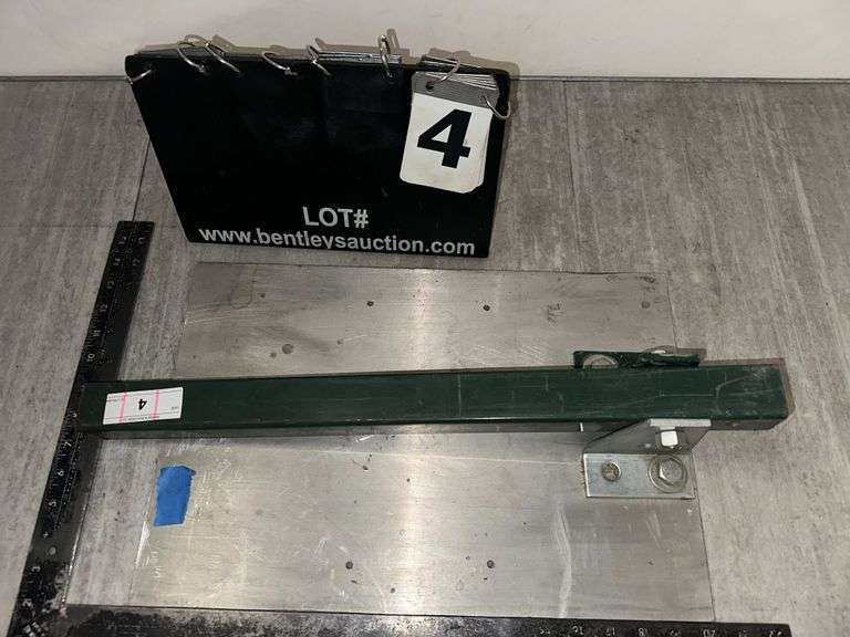 METAL BRACKET