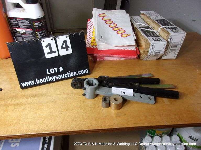 LOT: VALVE SHUT-OFF HANDLES