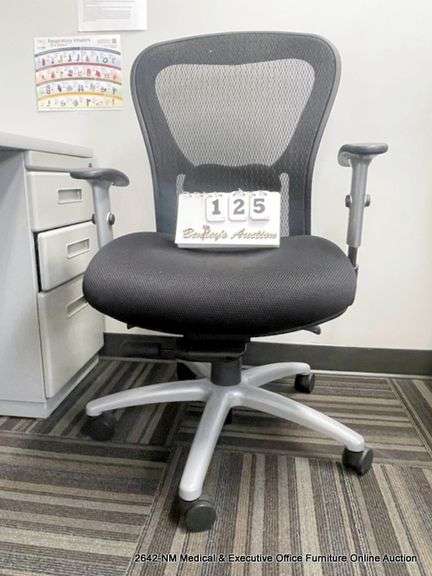 9 - TO - 5 SEATING BLACK OFFICE CHAIRS ON CASTERS