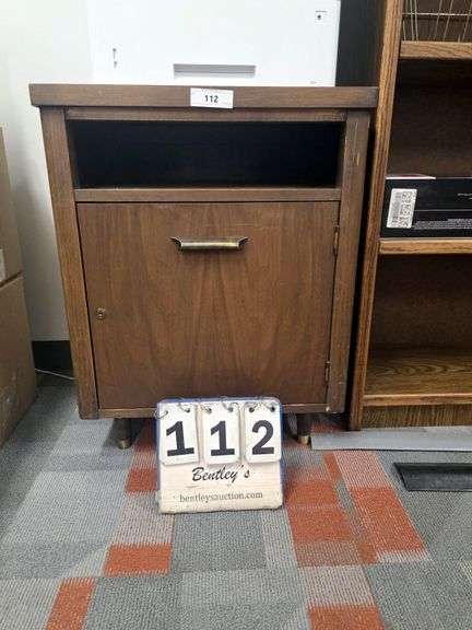 SMALL WOOD CABINET
