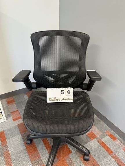BAYSIDE BLACK OFFICE CHAIR