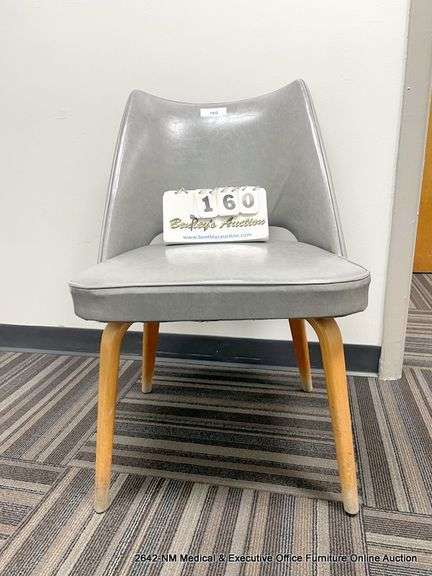 GRAY OFFICE CHAIR