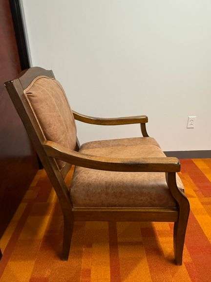 BEST CHAIR INC LEATHER ARM CHAIR
