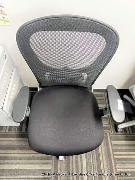 9 - TO - 5 SEATING BLACK OFFICE CHAIRS ON CASTERS