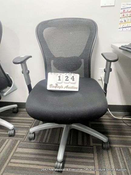 9 - TO - 5 SEATING BLACK OFFICE CHAIRS ON CASTERS