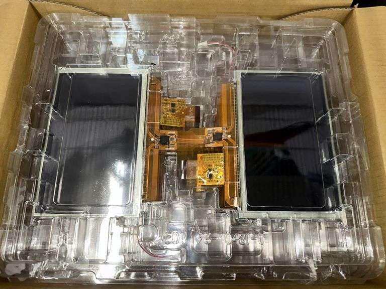 BOX: EDT CORP PANELS, P/N: ETM07000 1ADH6, 12 PCS - Bentley ...