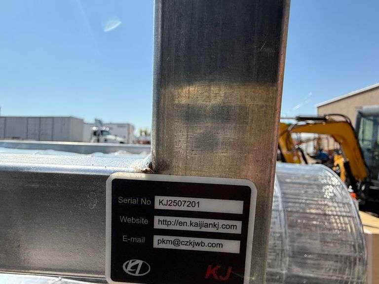 2025 KJ HOT DIP GALVANIZED WELDED WIRE MESH MODEL: K0520, 5' X 66'