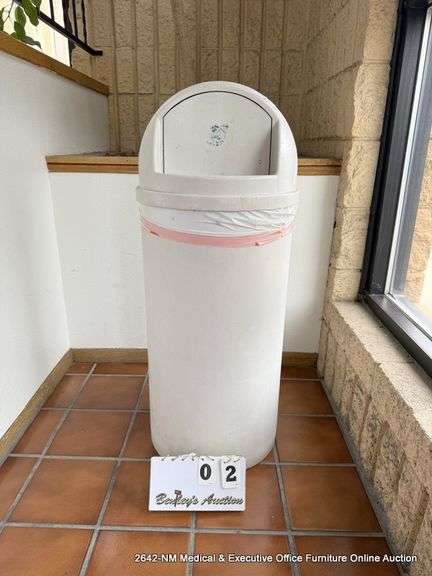 WHITE TRASHCAN
