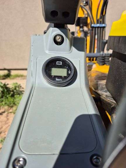 2025 CFG MINI EXCAVATOR MODEL: MX12RX - RATO GASOLINE ENGINE, S/N: MX12RX2025J000487 (KEY)