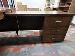 WOOD DESK W/ RETURN