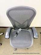 HERMAN MILLER AERON