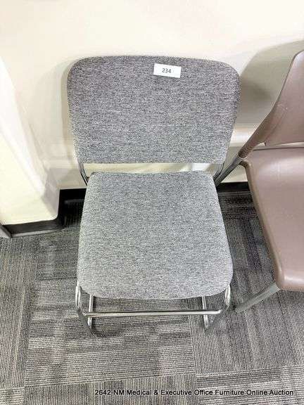 BLACK & WHITE OFFICE CHAIR