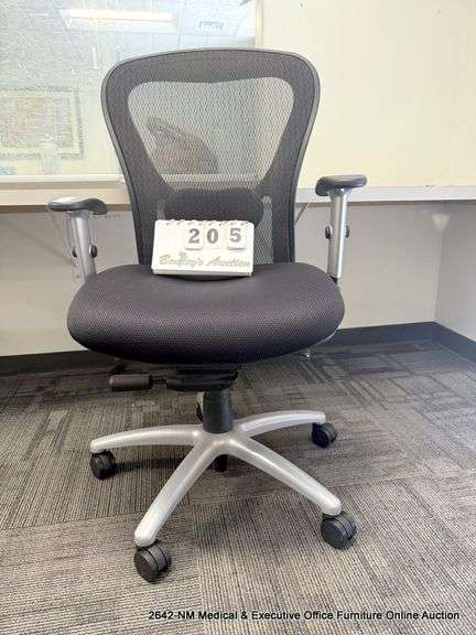 9-5 BLACK OFFICE CHAIR ON CASTERS