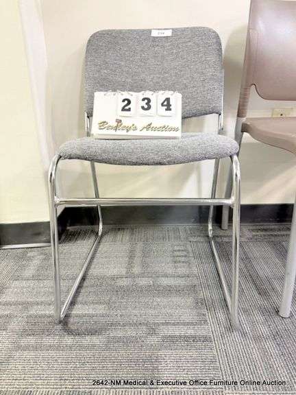 BLACK & WHITE OFFICE CHAIR