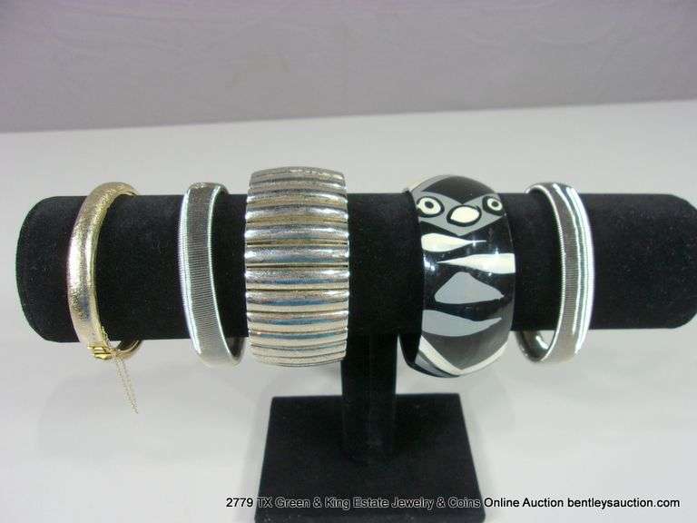 BAG: 5 ASSORTED FASHION BANGLE BRACELETS