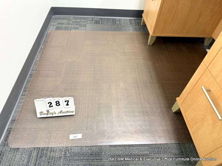 PLASTIC FLOOR MAT