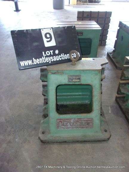 DEVLIEG T-SLOTTED 90° RIGHT ANGLE PLATE, 16 1/2" X 14" - BASE 14" X 16 1/2", S/N:A-9040