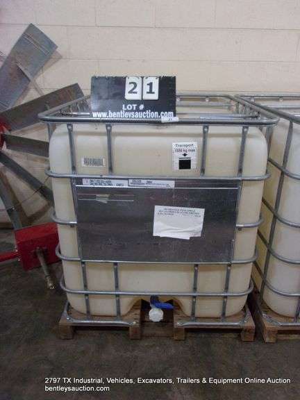 275 GALLON CHEMICAL PALLET TOTE / TANK - UNKNOWN CONTENTS