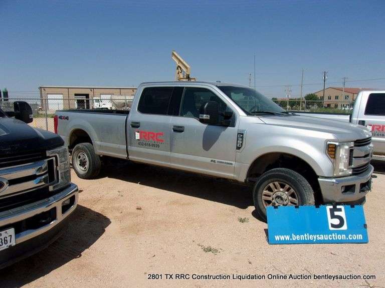 2019  FORD  F-350  SUPER DUTY XLT 4WD  PICKUP  148,927 MILES