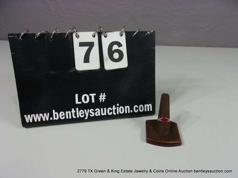 GOLD RING: PINK TONED RUBY, OVAL STONE, SIZE 10 1/4