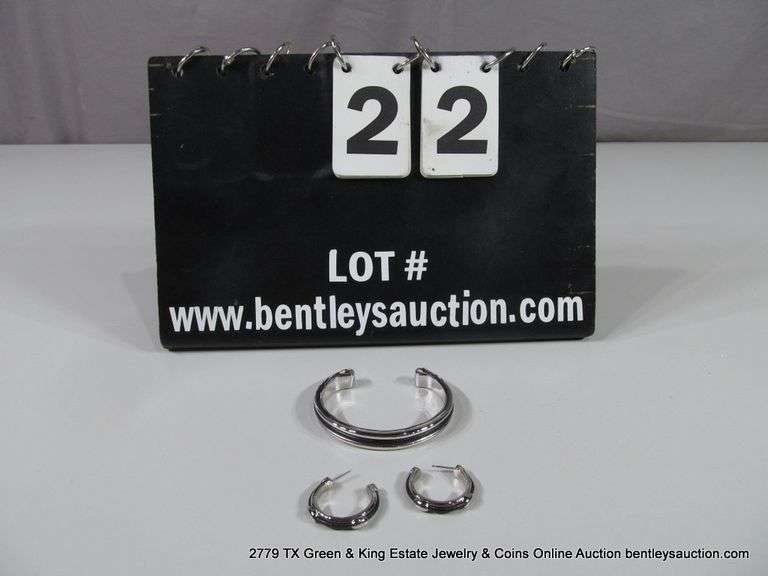 MATCHING SET: SILVER TONED BRACELET & EARRINGS W/ BLACK LEATHER GROOVE INLAY