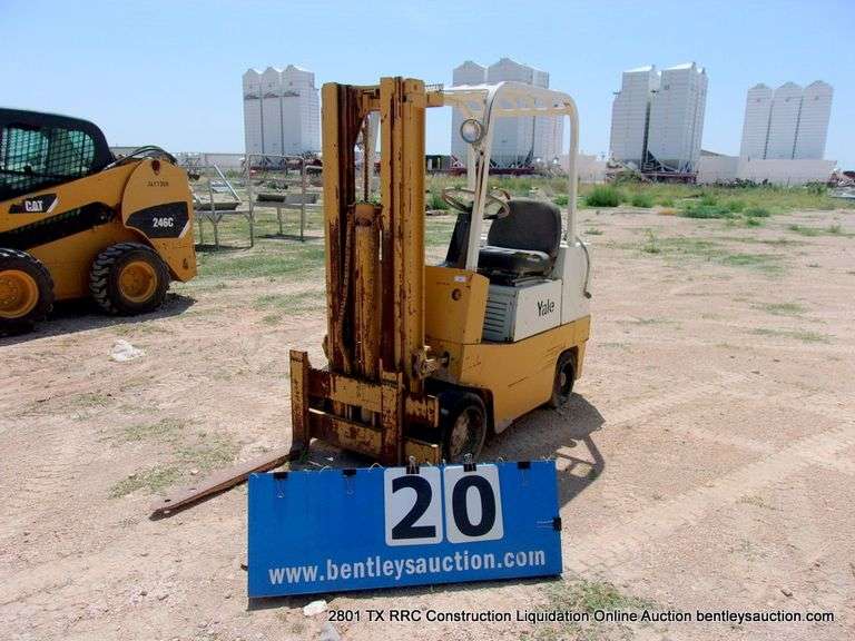 YALE FORKLIFT, EATON MATERIAL HANDLING, MODEL: GTC-040-AAJ-UAT-077-P, S/N: P811505