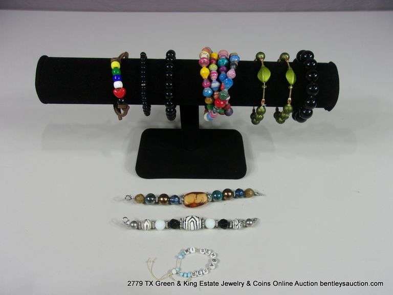 BAG: 10 ASSORTED MIXED BEADED FASHION BRACELETS