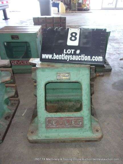 DEVLIEG T-SLOTTED 90° RIGHT ANGLE PLATE, 16 1/2" X 14" - BASE 14" X 16 1/2", S/N:B91040