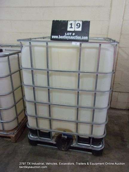 275 GALLON CHEMICAL PALLET TOTE / TANK - UNKNOWN CONTENTS