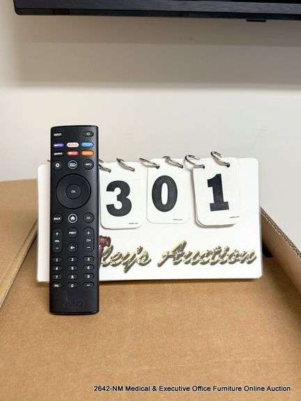 VIZIO 36" LCD W/ REMOTE