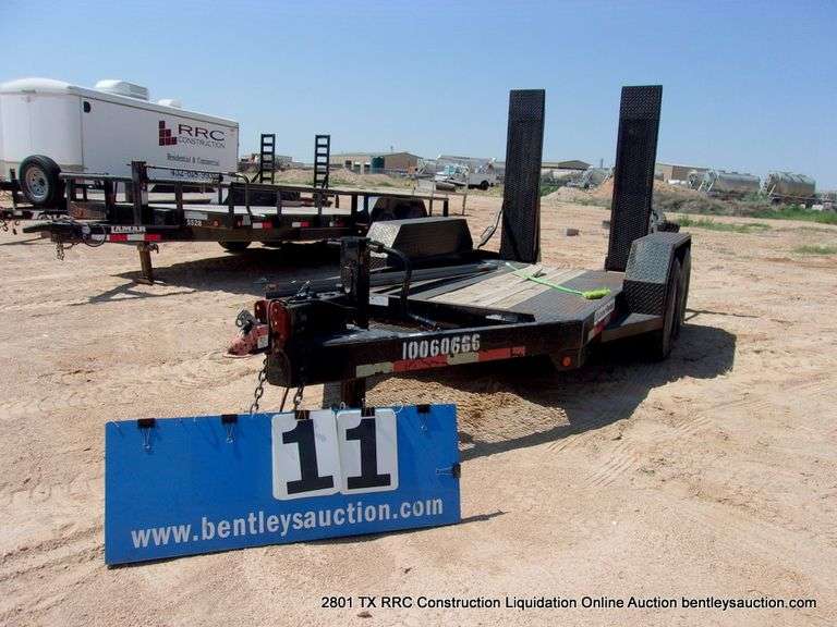 UNITED RENTALS FORKLIFT/SKIDSTEER TRAILER W/ RAMPS 14 FT.