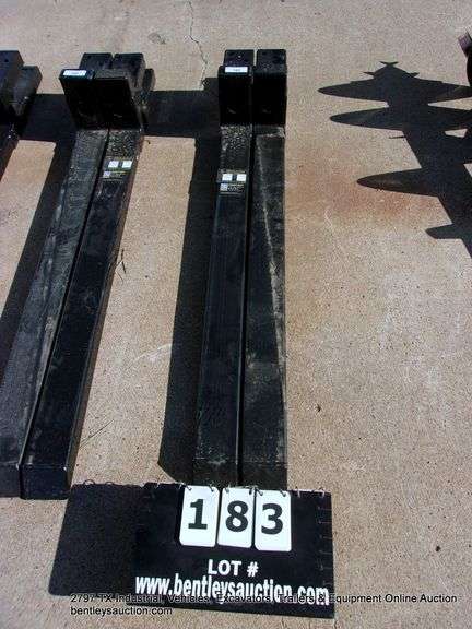 WOLVERINE BUCKET ATTACH 60" PALLET FORKS 4000 LB CAPACITY ATTACHMENT MODEL: TF2-66-4000G, S# ZW-0014