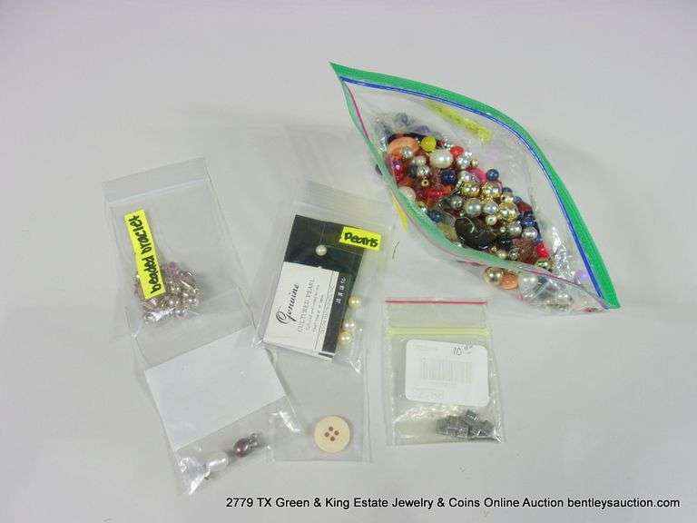 BAG: ASSORTED BEADS & STONES
