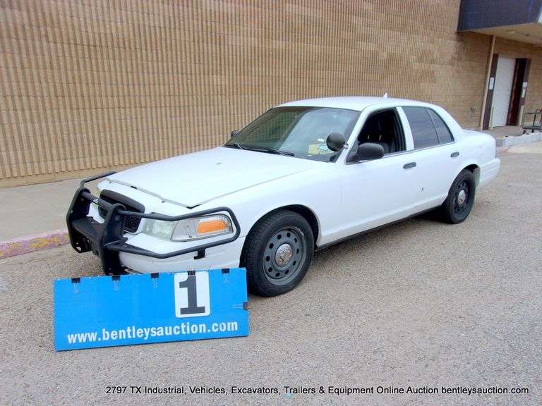 2011  FORD  CROWN VICTORIA  SEDAN  141,397 MILES