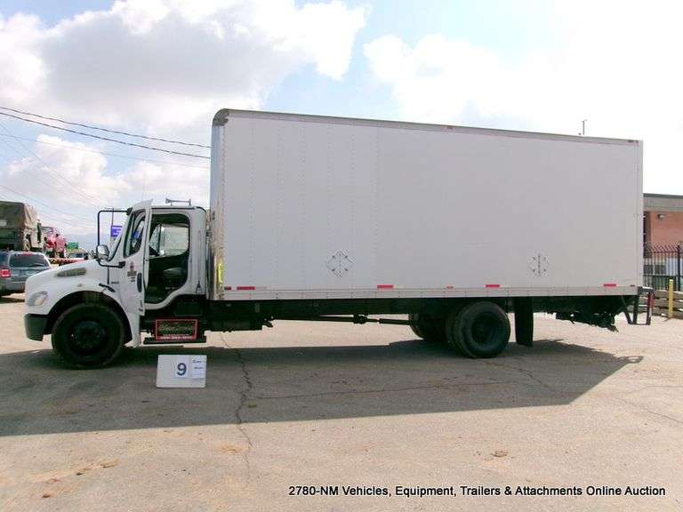 2006  FREIGHTLINER  M2  106 MEDIUM DUTY  TRUCK  267,792 MILES ~