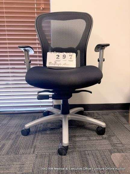 9-5 SEATING BLACK OFFICE CHAIR ON CASTERS