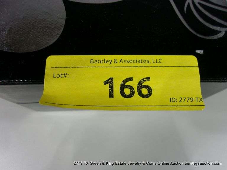 DISNEY MICKEY MOUSE FASHION WATCH SET W/ 7 INTERCHANGEABLE BANDS