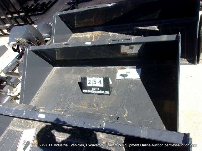 WOLVERINE SKID STEER TRACK DUTY 72” WIDE BUCKET, MODEL: TDB-11-72W, S/N: 2W-00382