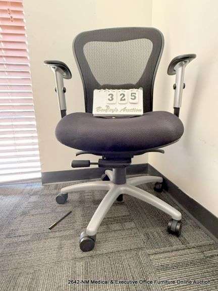 9-5 SEATING BLACK OFFICE CHAIR ON CASTERS