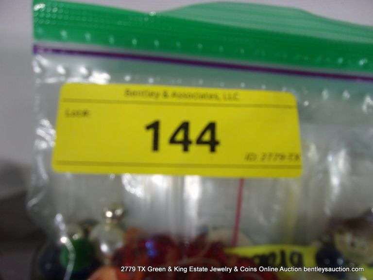 BAG: ASSORTED BEADS & STONES