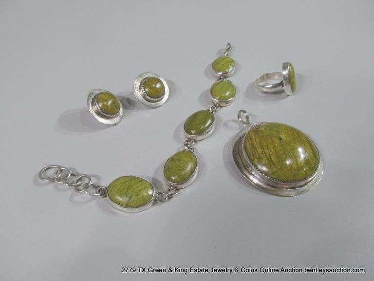 SOUTHWEST STYLE STERLING & LIGHT GREEN TURQUOISE STONE JEWELRY SET: EARRINGS, RING, BRACELET, PENDAN