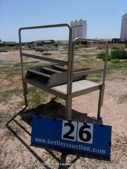 PORTABLE OFFICE ALUMINUM STAIRS